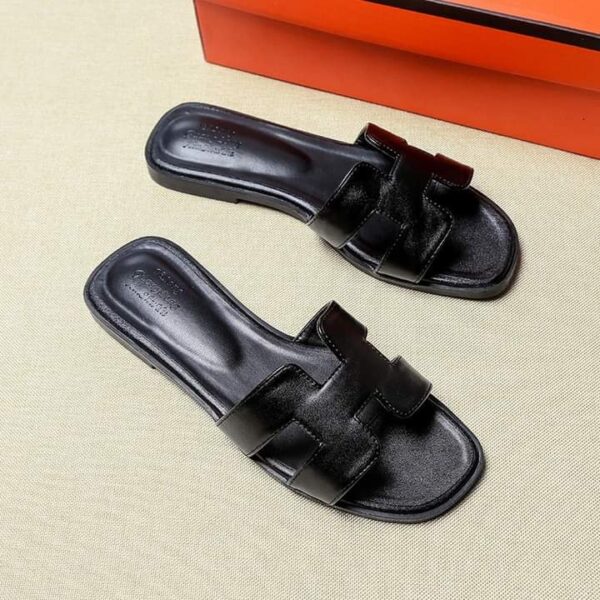 "Black Beauty: H-Style Flat Slipper"