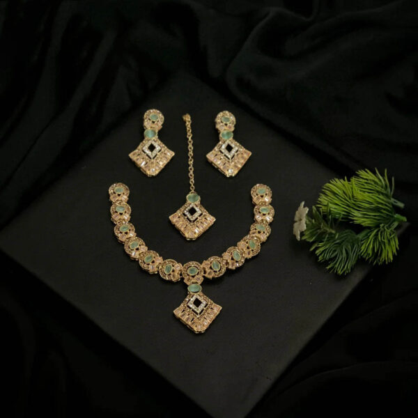 AREESHA'S NECKLACE (MBO-0020T)