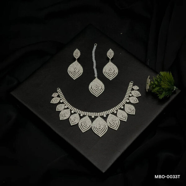 LIZA'S NECKLACE (MBO-0033T)
