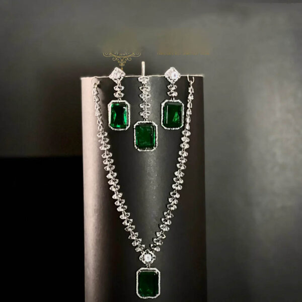 NATILA'S NECKLACE (MBO-004T)