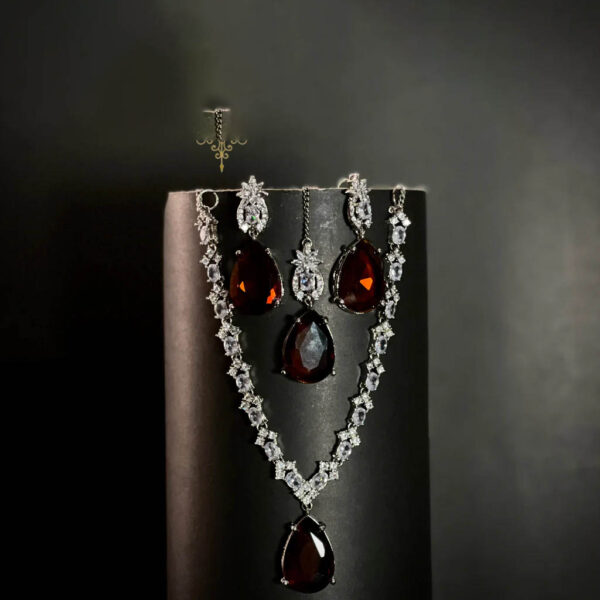 NAZUK'S NECKLACE (MBO-005T)