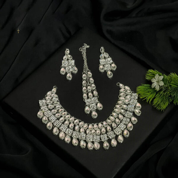 SOBIA'S NECKLACE (MBO-0022T)