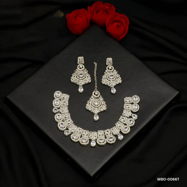 VANIKA'S NECKLACE (MBO-0066T)