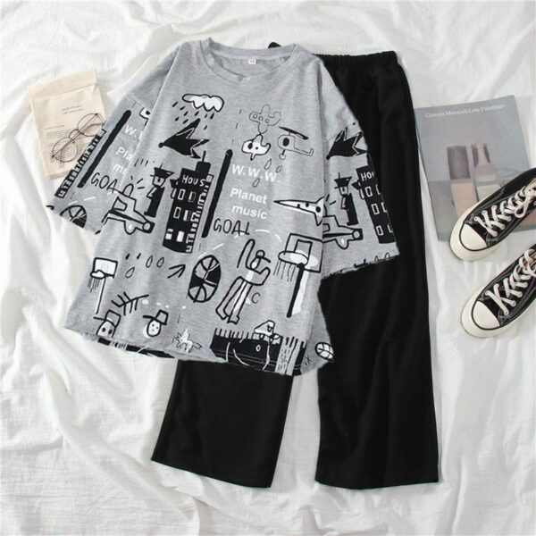 Skin Multi Printed Half Sleeves T-shirt With Plain Black Trouser Suit Grey